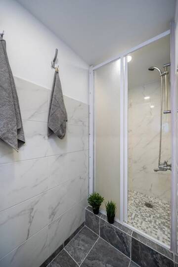 Фото номера Двухместный номер с 1 кроватью и патио Гостевой дом Gerika guest house г. Паланга 4