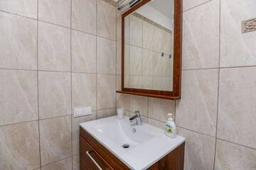 Фото номера Трехместный номер с балконом Апартаменты 365 Inn Apartments Malūno Vilos г. Паланга 49
