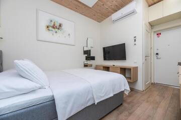 Фото номера Номер-студио с кроватью размера &quot;king-size&quot; Апартаменты E Mini Studio г. Паланга 21