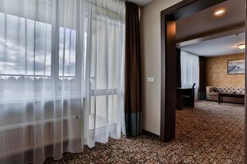 Фото номера Люкс с балконом Отель Gradiali Wellness and SPA г. Паланга 4