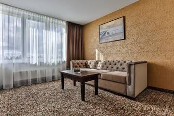 Фото номера Люкс с балконом Отель Gradiali Wellness and SPA г. Паланга 2