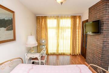 Фото номера Двухместный номер с 1 кроватью Гостевой дом Columba Livia Guesthouse г. Паланга 7