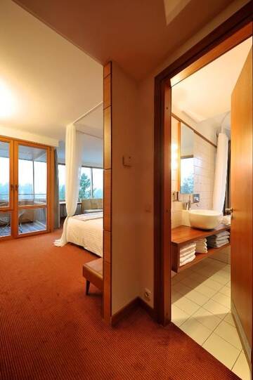Фото номера Полулюкс с гидромассажной ванной - Здание Luxury Отель Palanga Life Balance SPA Hotel г. Паланга 5