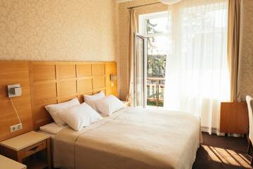 Фото номера Двухместный номер с 1 кроватью и балконом Отель Hotel Vila Diemedis г. Паланга 3