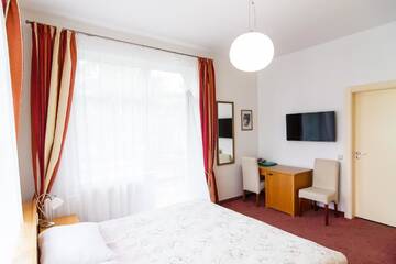 Фото номера Двухместный номер с 1 кроватью и балконом Отель Hotel Vila Diemedis г. Паланга 4
